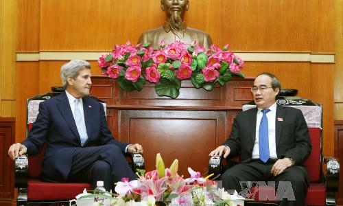 Bí thư Thành ủy Hồ Chí Minh tiếp cựu Ngoại trưởng Hoa Kỳ John Kerry